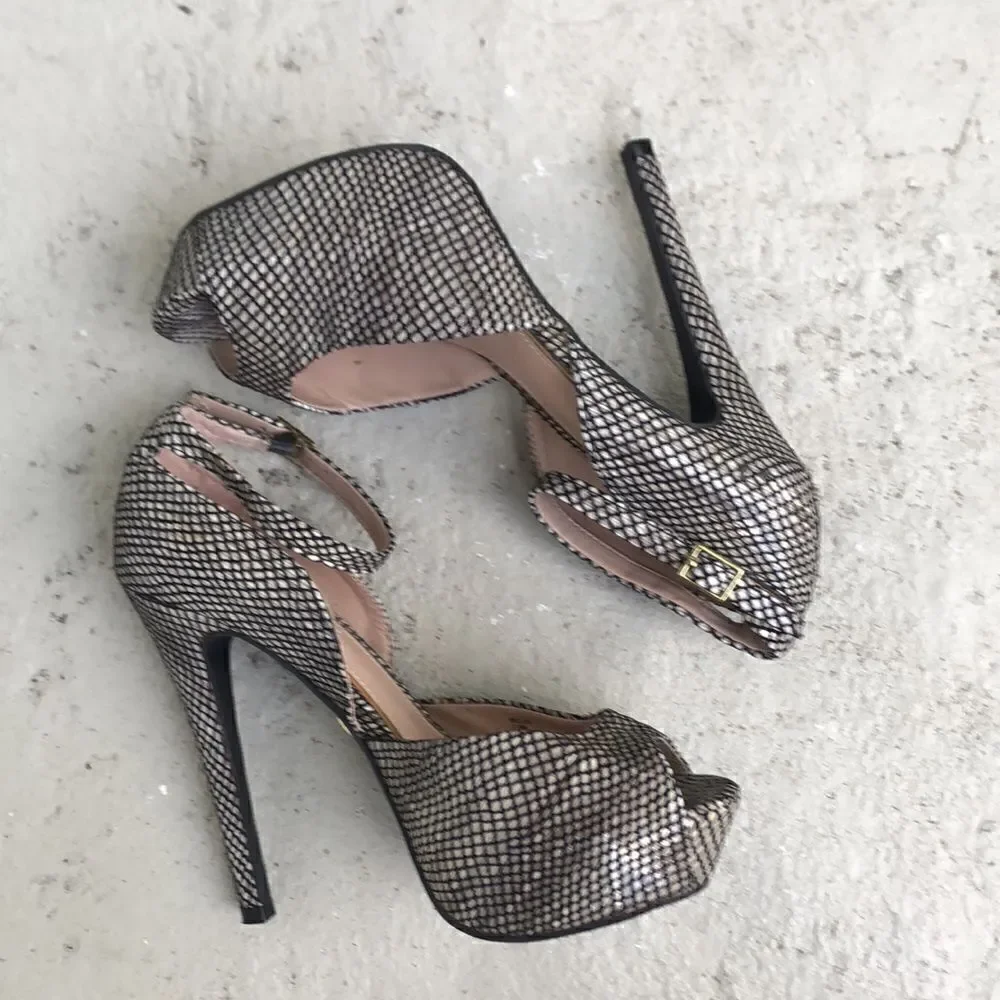 Betsy Johnson Belee platform
